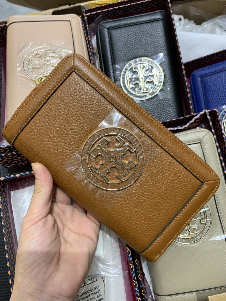 Ví cầm tay Tory Burch logo