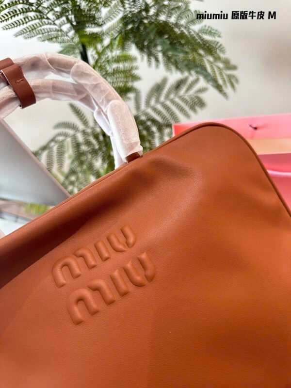 Túi Miumiu da trơn Beau mini