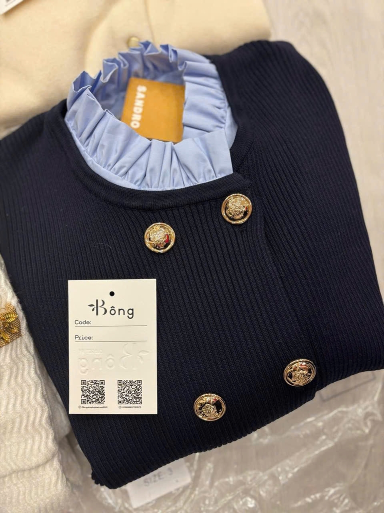 Áo len Sandro cổ bèo khuy vàng màu Navy