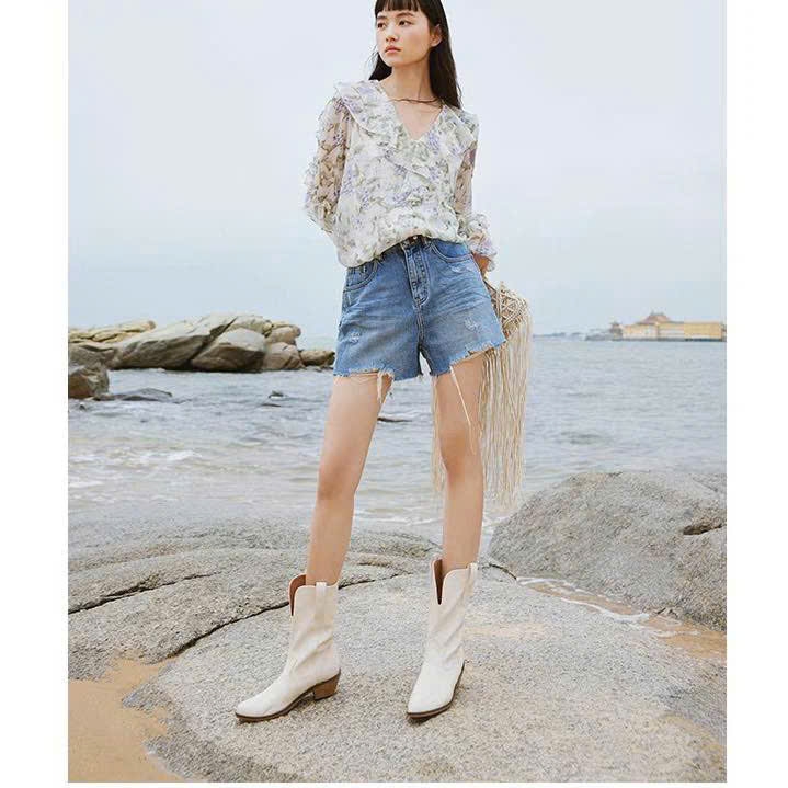 Short denim GUESS gấu tua rua