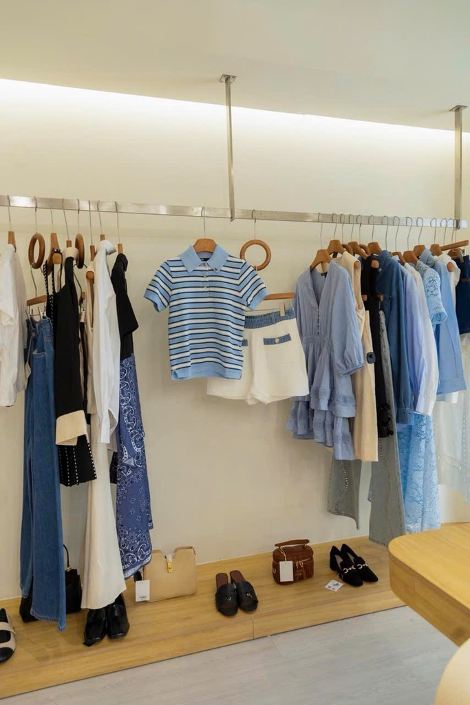 Quần short dệt kim phối viền denim