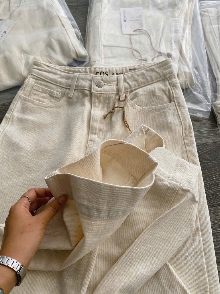Quần denim COS suông màu kem