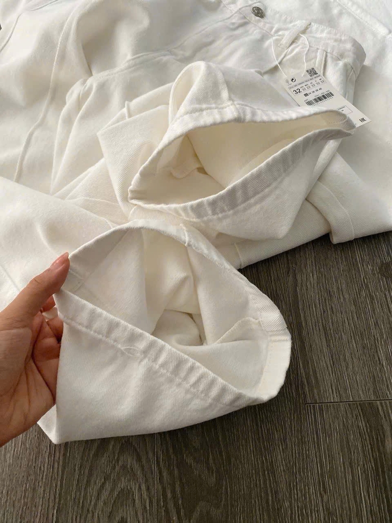 Quần jean trắng Zara dáng suông