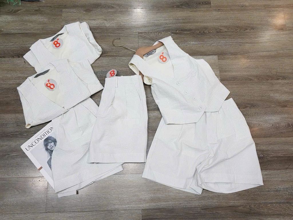 Set Áo gile kẻ + short đũi  8 seconds khuy bọc