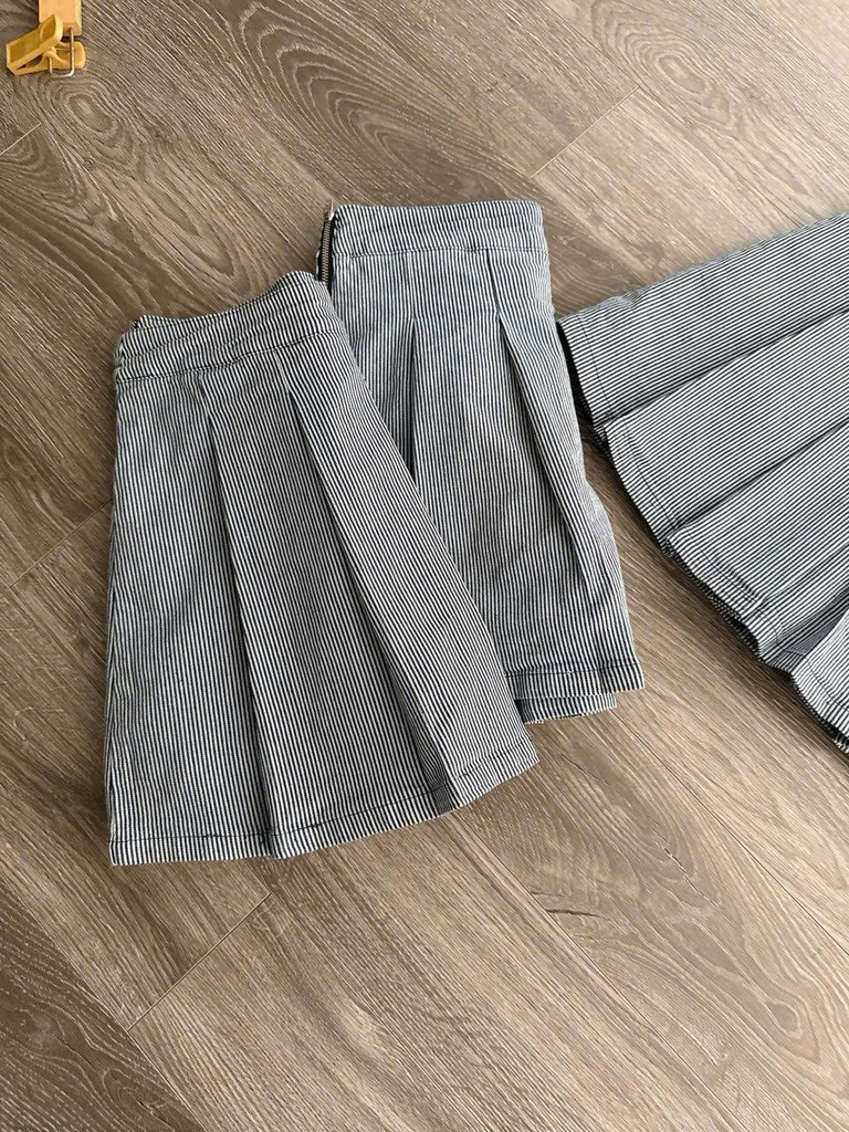 Chân váy kẻ xếp ly Massimo Dutti