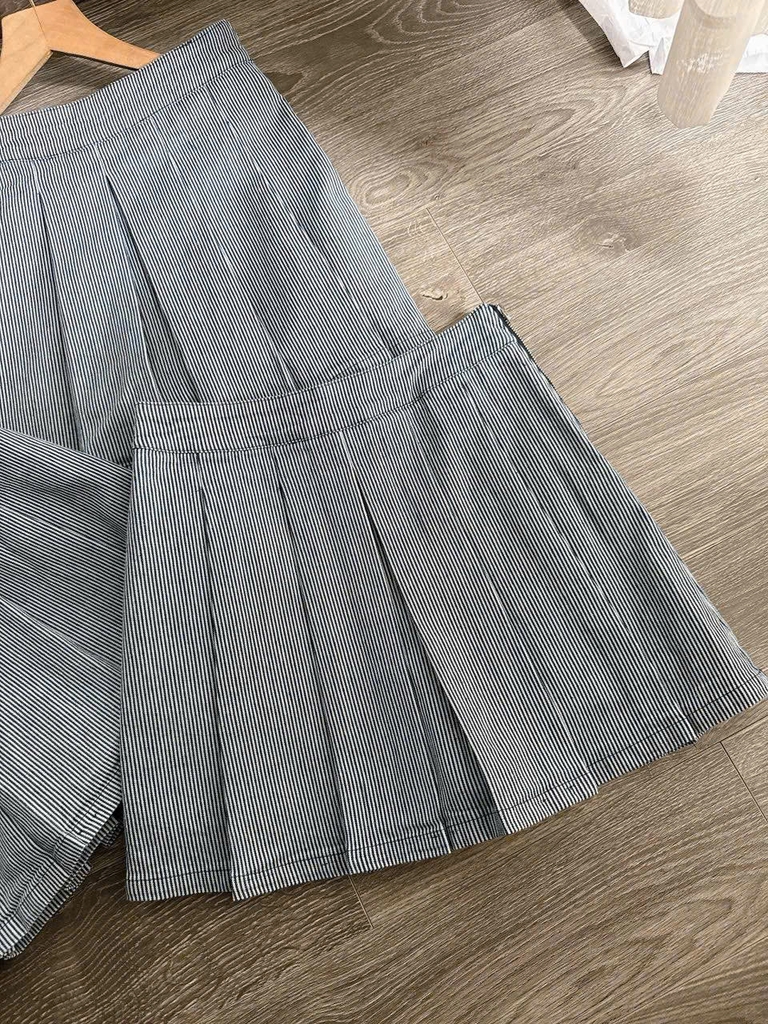 Chân váy kẻ xếp ly Massimo Dutti