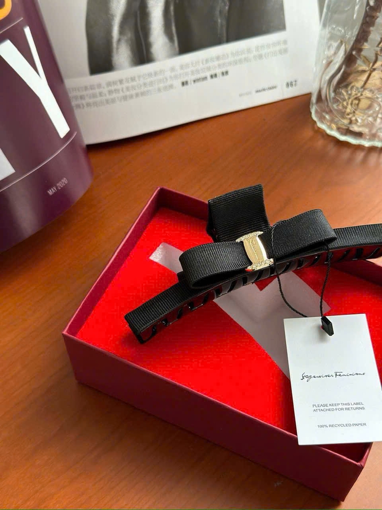 Kẹp tóc Salvatore Ferragamo đen fullbox