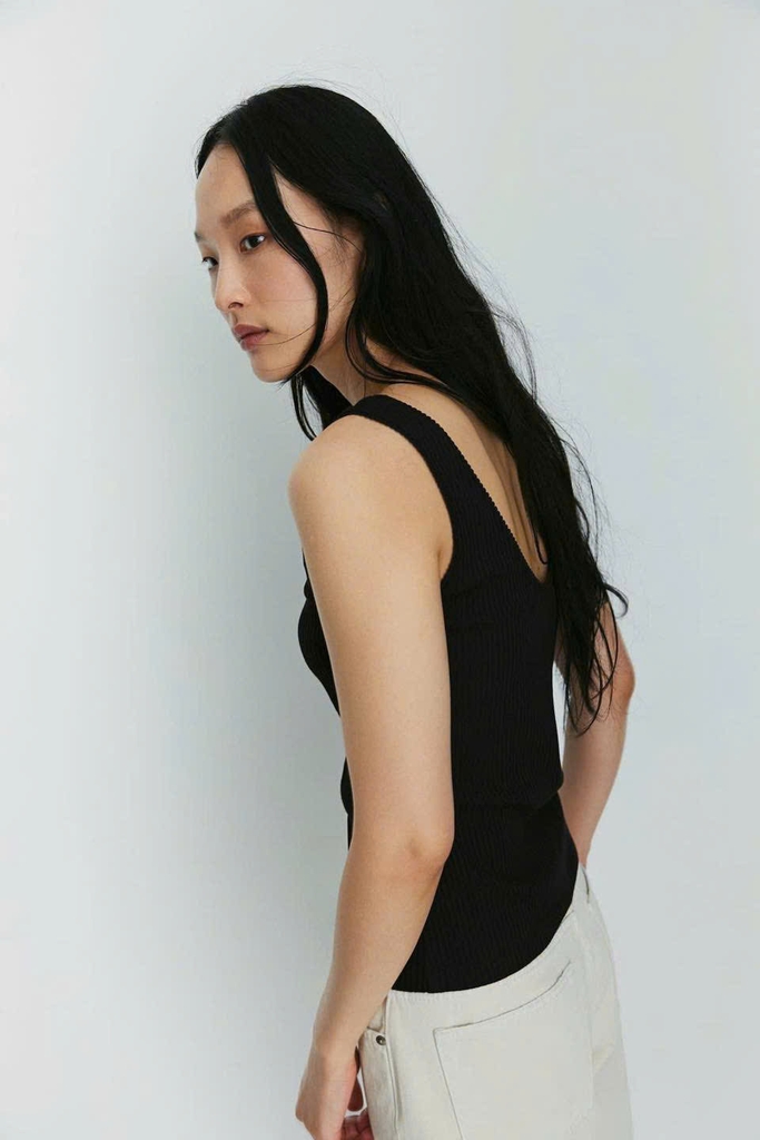 Áo thun tăm H&M viền ren 4 màu