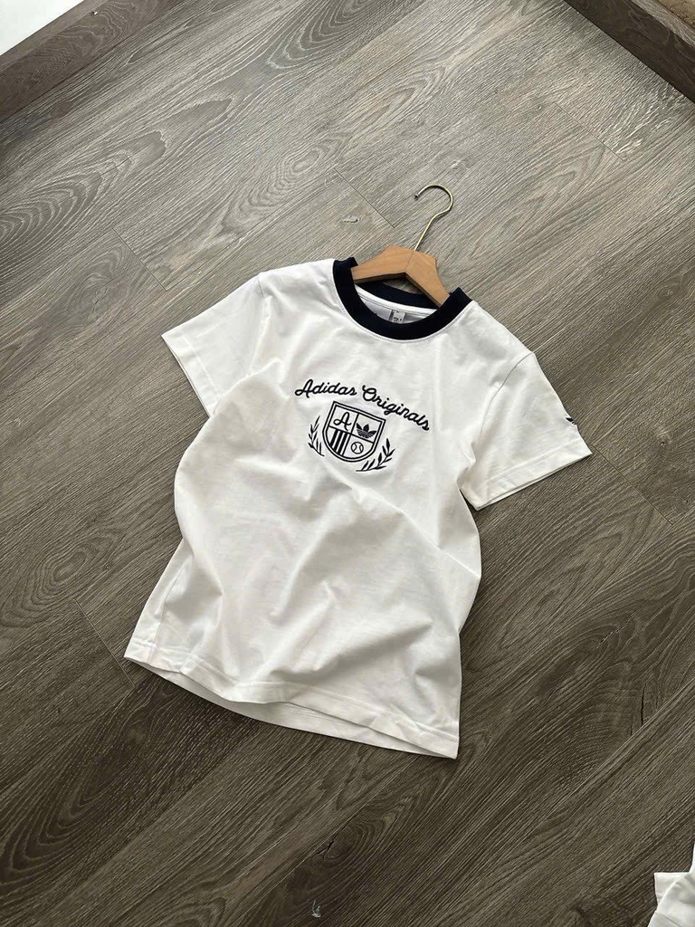 Tshirt ADIDAS trắng thêu ren chỉ đen