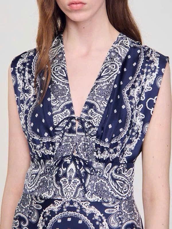 Váy maxi Sandro sát nách họa tiết thổ cẩm navy cổ V