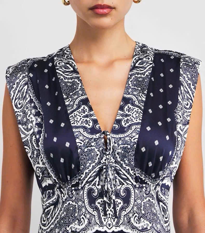 Váy maxi Sandro sát nách họa tiết thổ cẩm navy cổ V