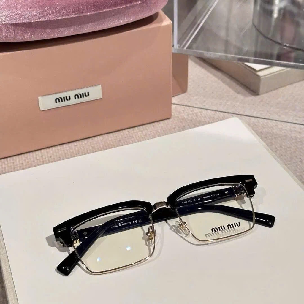Kính Miumiu gọng vuông mắt đen viền vàng Sz54
