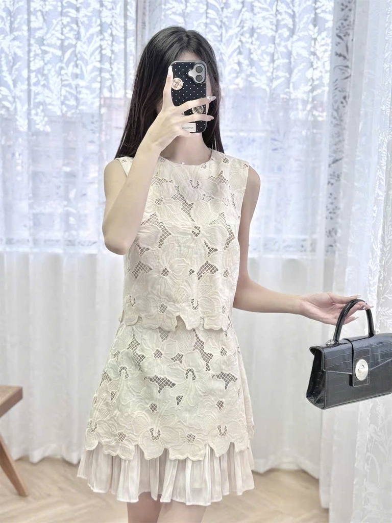 Đầm ngắn phối ren