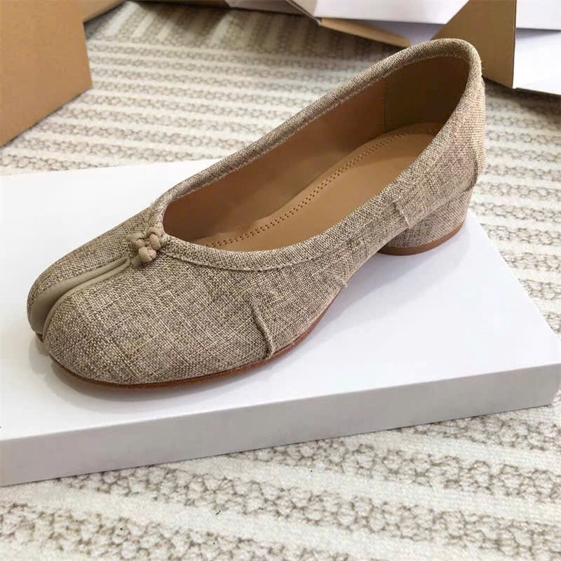 Giày Maison Margela xỏ ngón màu cát