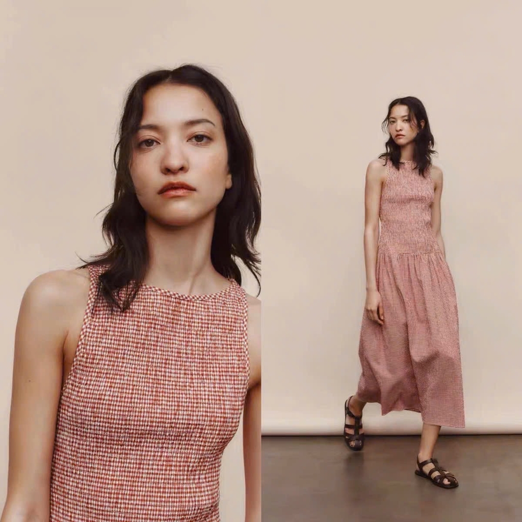 Váy midi sát nách Zara chun thân kẻ đỏ