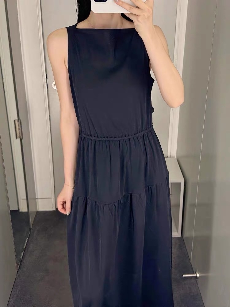 VÁY MIDI CỔ THUYỀN TỤ HÌNH