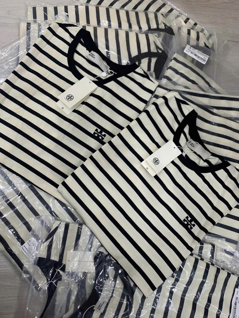 Tshirt Tory Burch kẻ ngang logo túi ngực