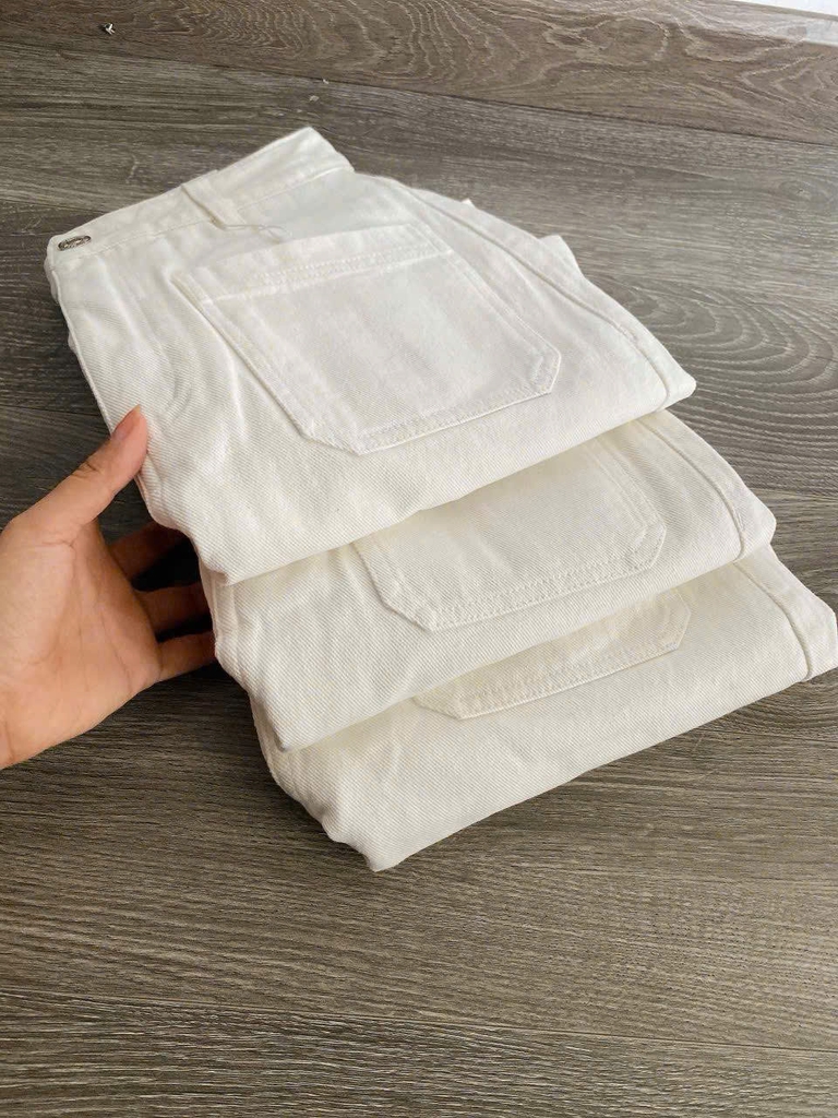 Short denim trắng Zara