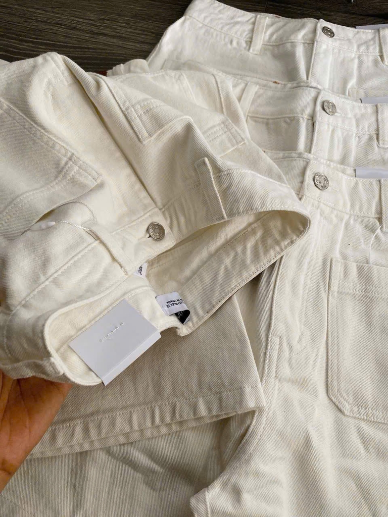 Short denim trắng Zara