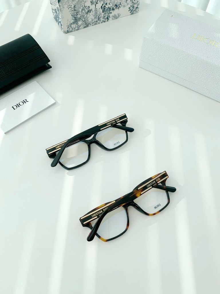Kính DIOR gọng nhựa mắt vuông
