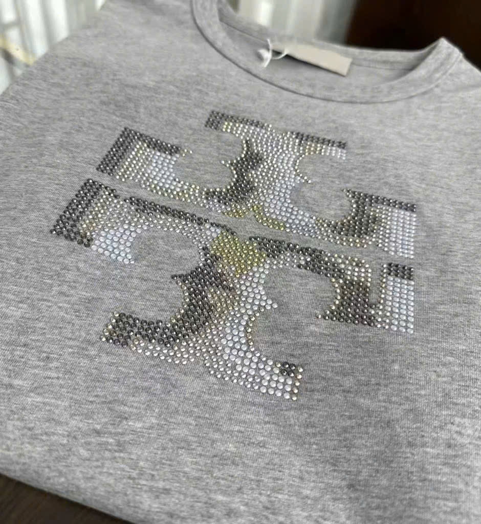 Tshirt Tory Burch logo đá