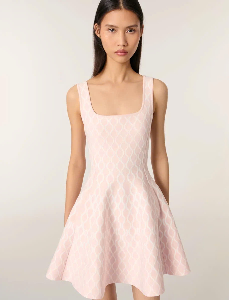 Đầm ngắn dệt kim jacquard cổ vuông