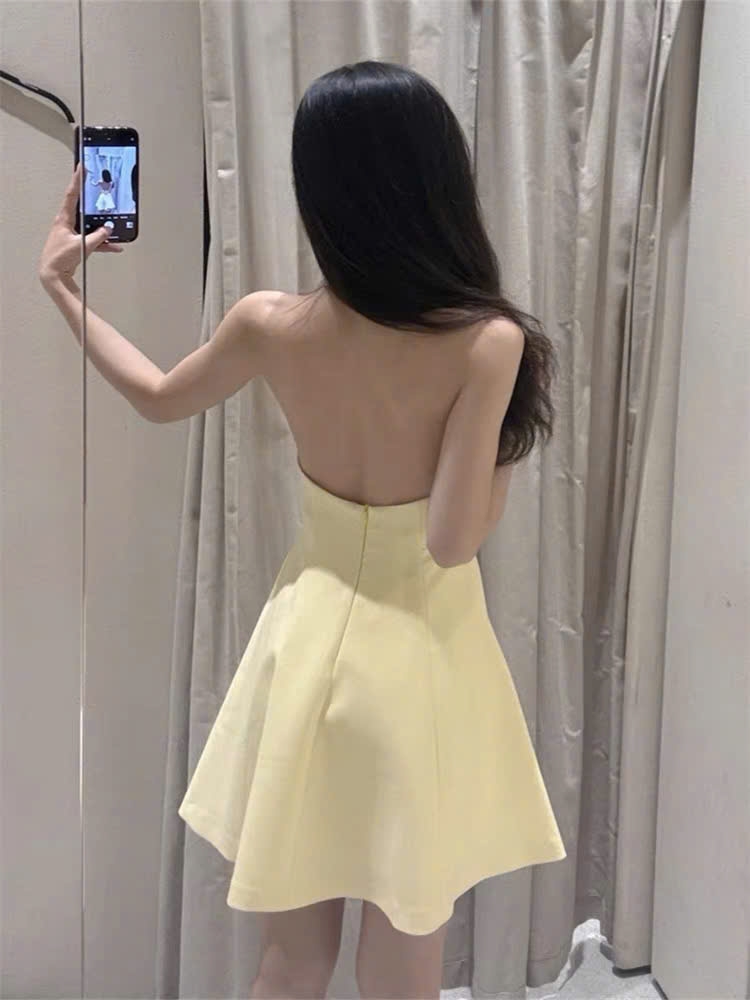 Váy Zara yếm màu vàng dáng xoè mini