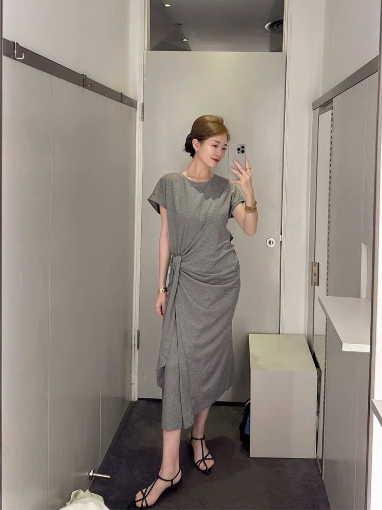 Maxi COS cổ tròn màu ghi cột belt