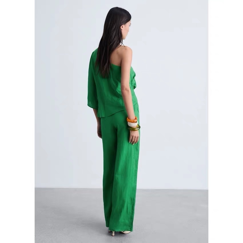 Jum MNG linen xanh lá lệch vai kèm belt