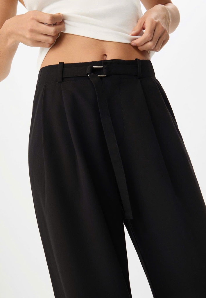 Quần suông Stradivarius lưng chun belt trước