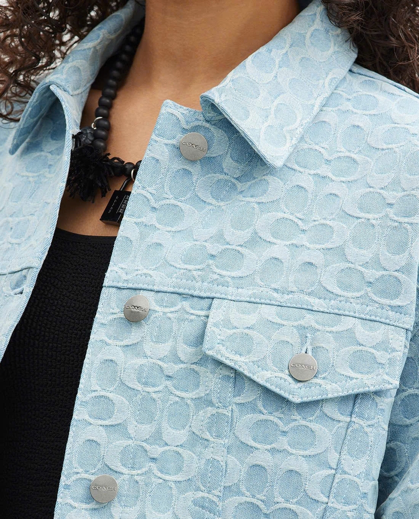 Jacket denim Coach cổ đức dáng ngắn