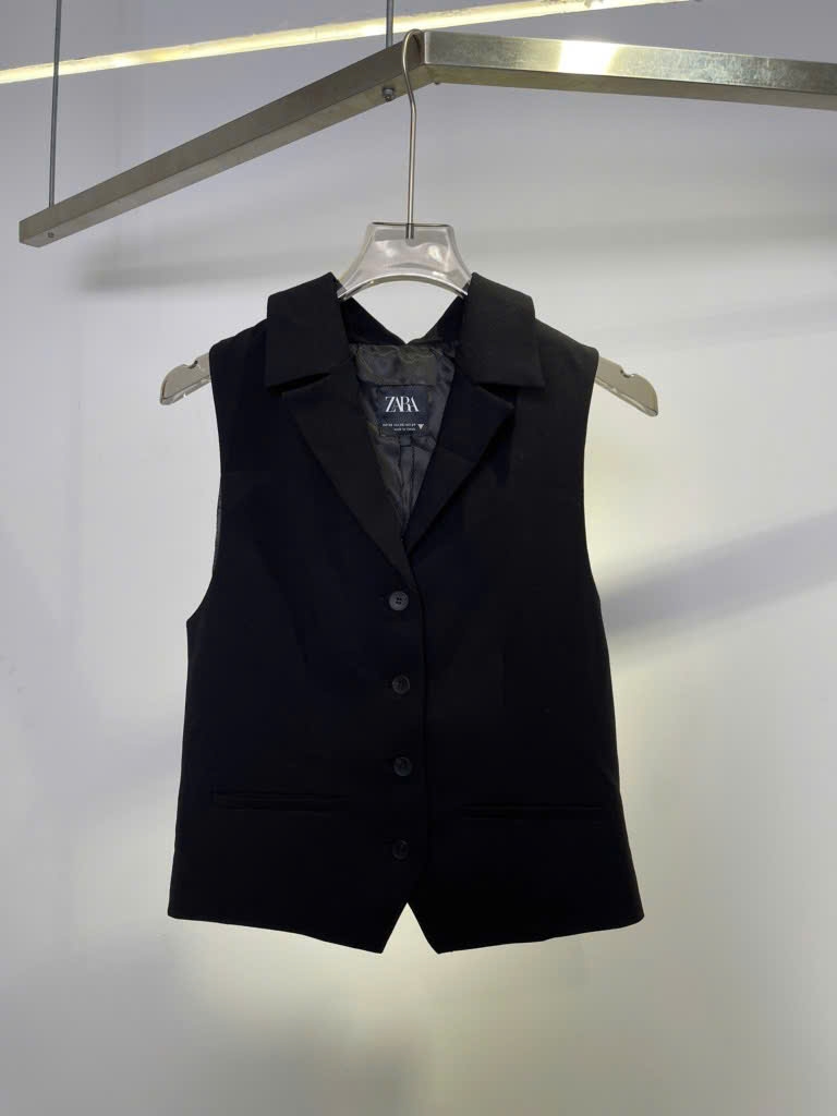 Gilett Zara đen cổ be 2 túi dư xịn