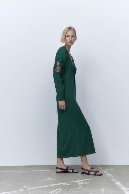 Váy Zara xanh rêu ren dập tay