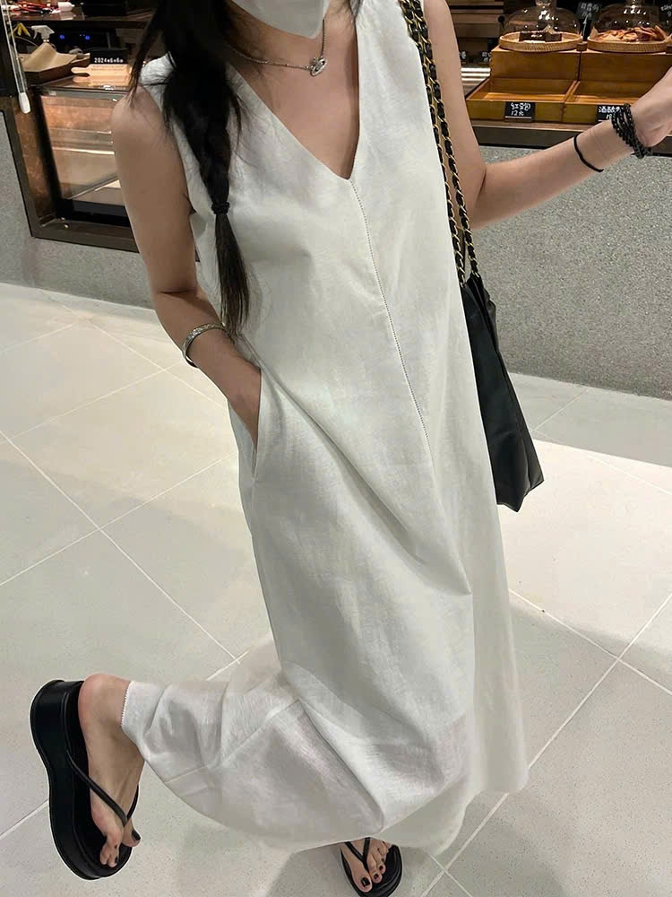 Váy Poplin cổ chữ V xẻ sâu TOTEME