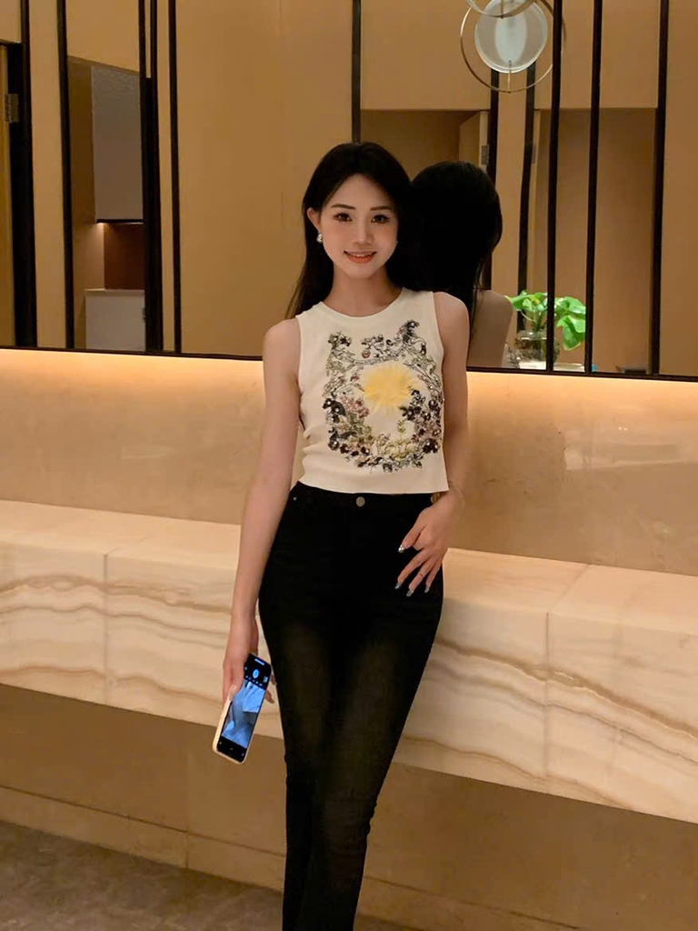 Ba lỗ Dior dệt kim thêu hoa 3 màu