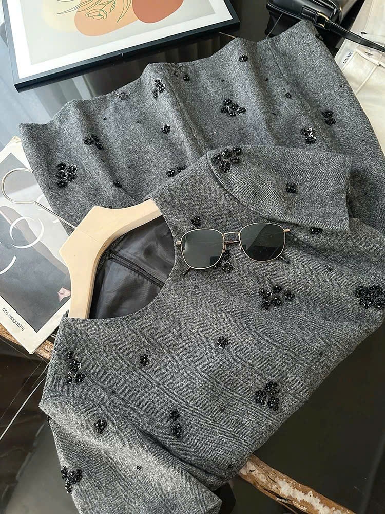 Váy dạ Zara xương cá màu muối tiêu đính hoa sequin đen