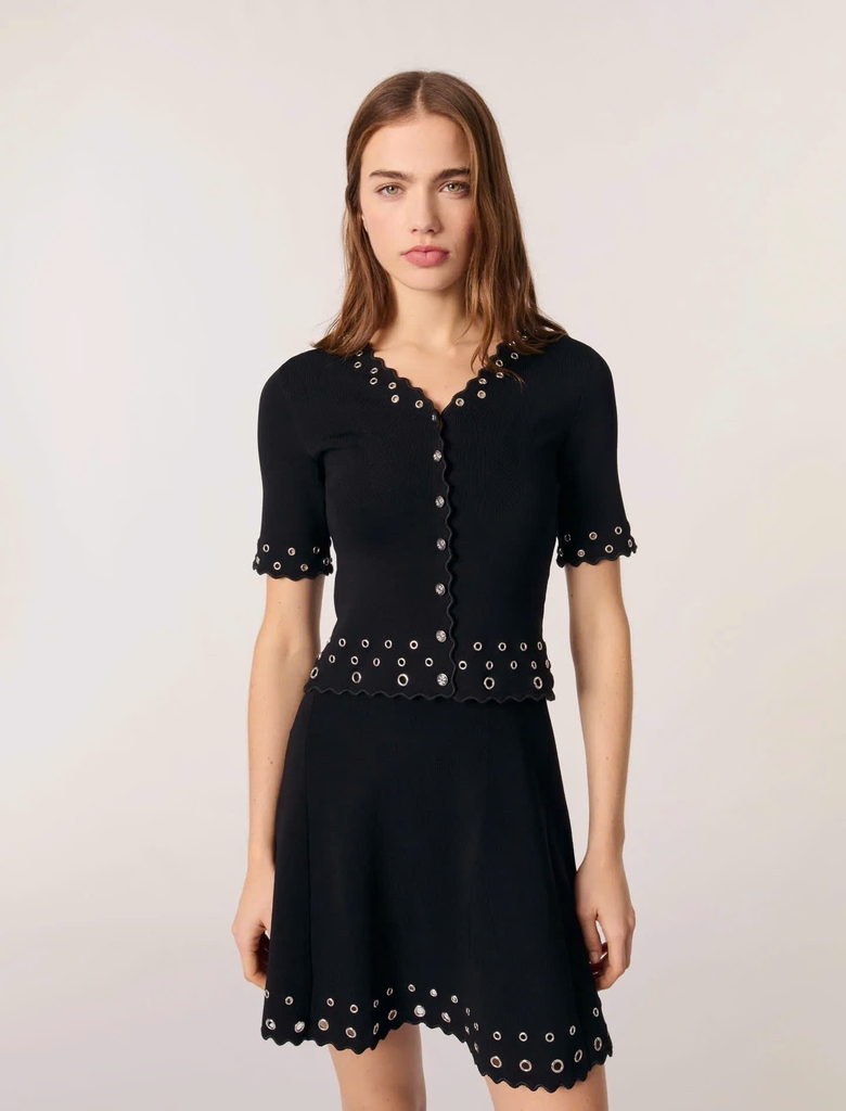 Áo cardigan dệt kim dáng ngắn đính khuy lỗ