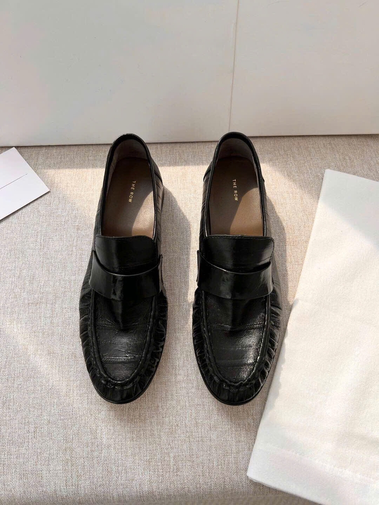 Giày THE ROW  loafer da cá sấu