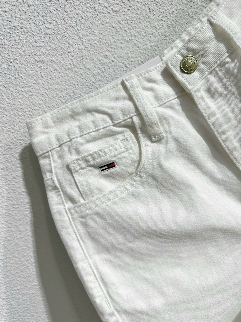 Quần baggy Tommy trắng rách gối dư xịn