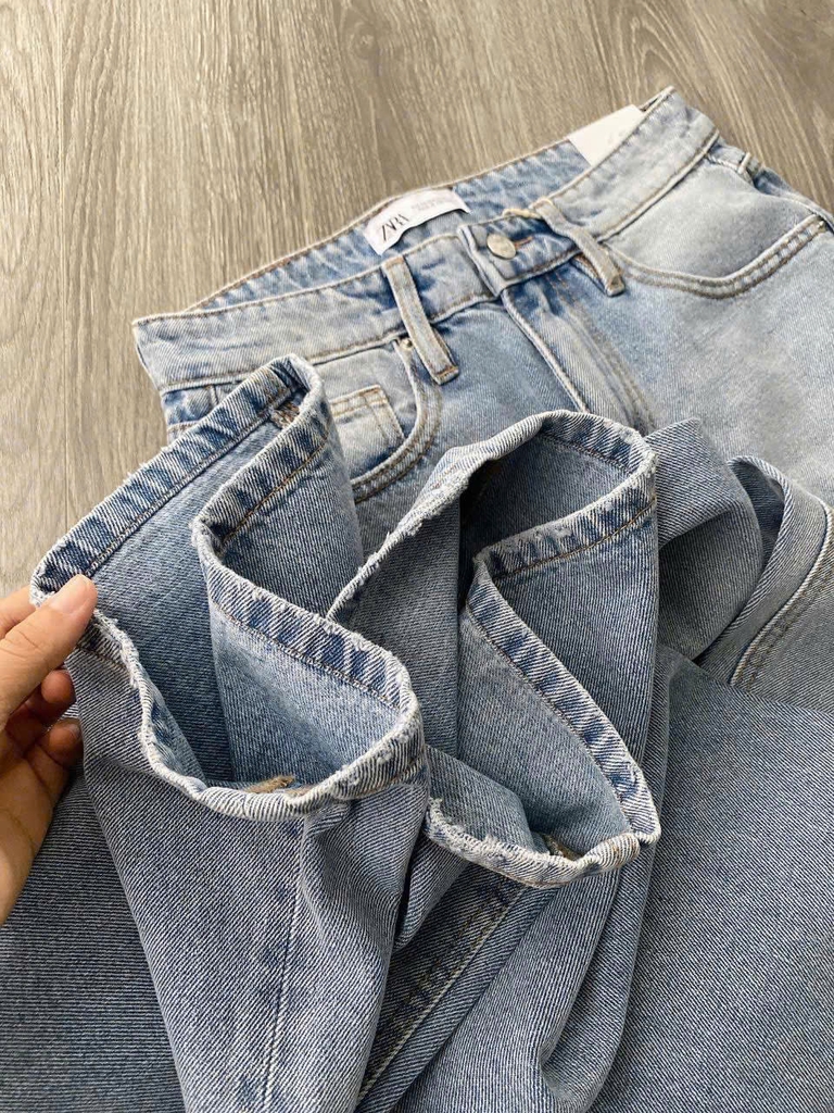 Quần jeans suông Zara suông màu nhạt mài trước