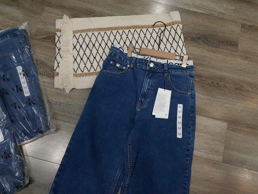 Quần denim CK cạp trắng dáng suông