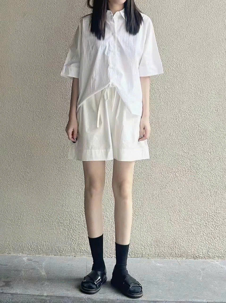 Quần short khaki COS dáng ngắn cạp chun