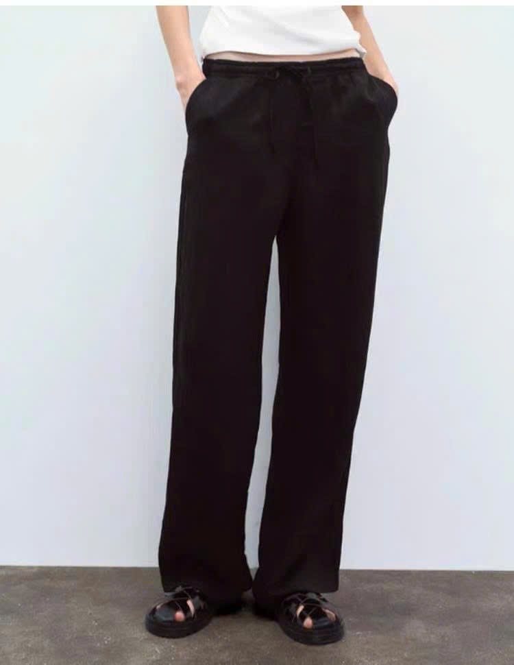 Quần đũi suông Stradivarius