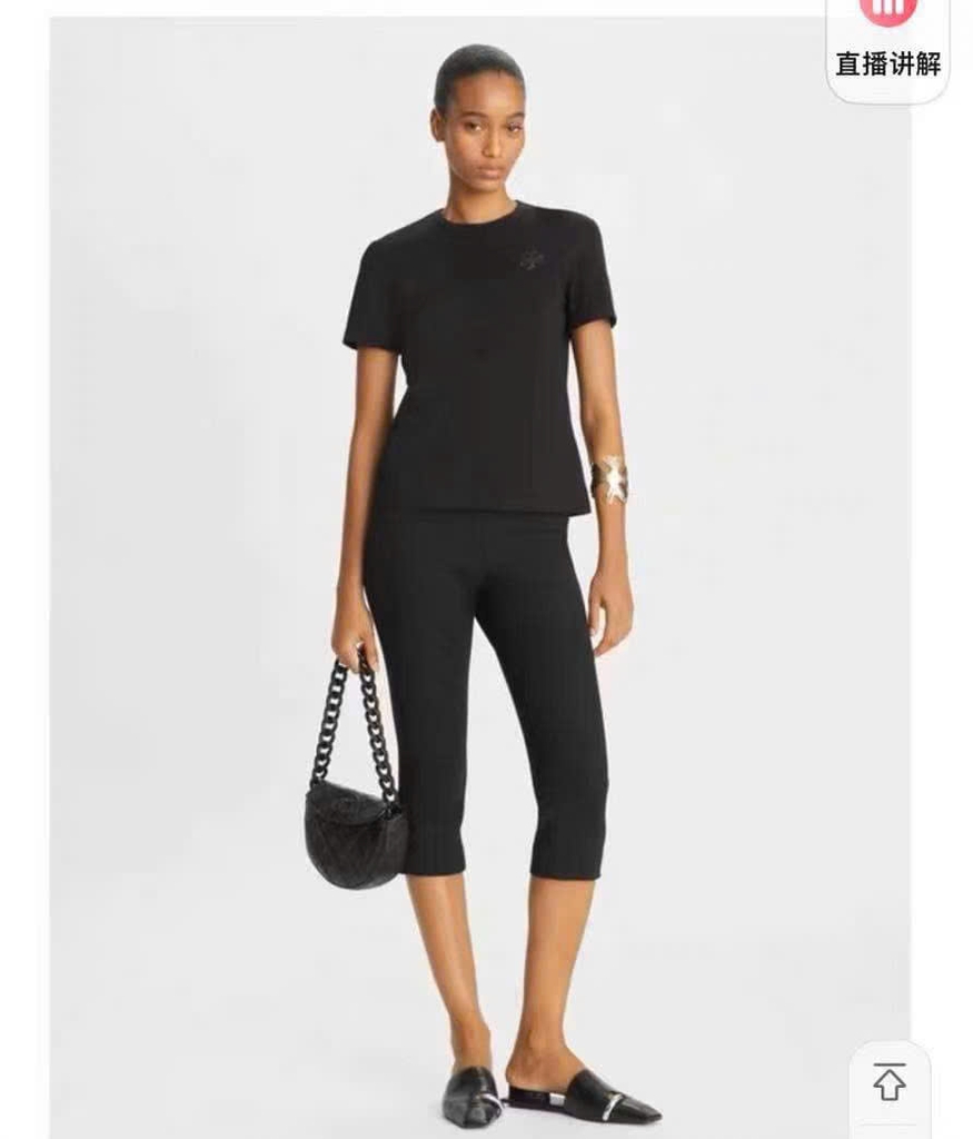Tshirt Tory Burch cổ tròn logo ngực