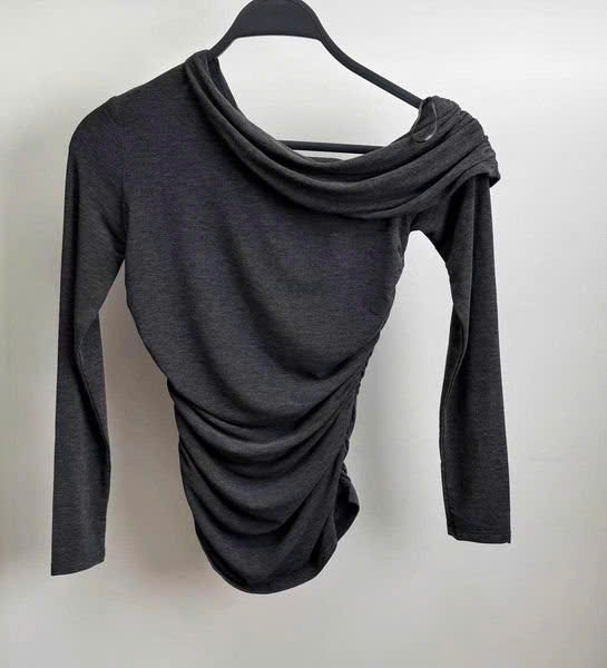Áo thun Zara lệch vai nhún ngực