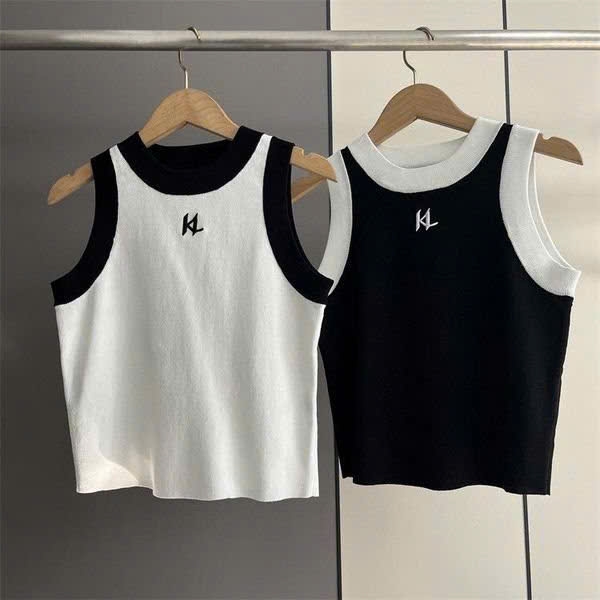 Áo croptop KARL 3 lỗ dệt kim