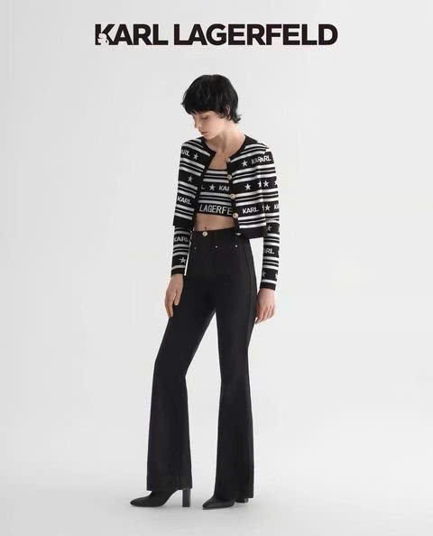 Croptop KARL dệt kim kẻ trắng đen