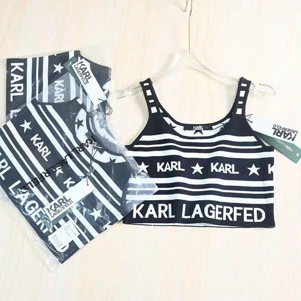 Croptop KARL dệt kim kẻ trắng đen