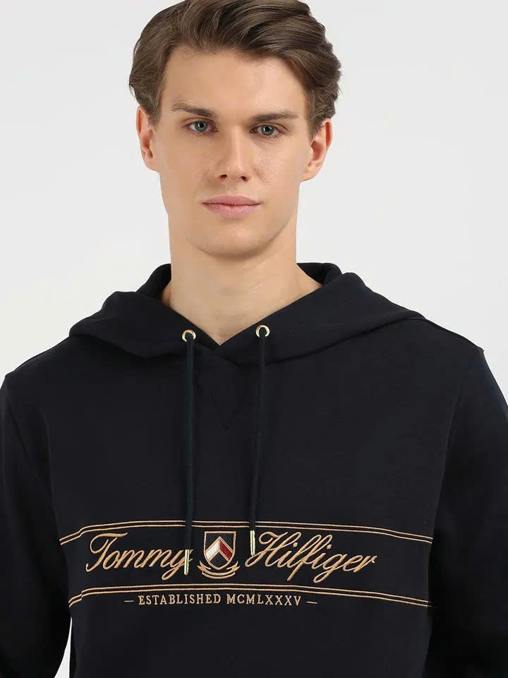 Áo hoodie Tommy thêu chữ dập nổi ngực  màu