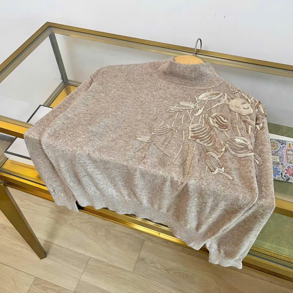 Áo len Brunello Cucinelli cổ trụ đính hoa sequin ngực